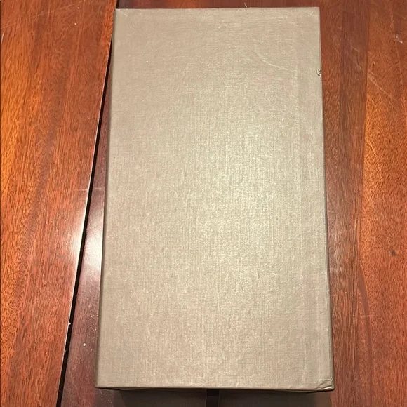 Louis Vuitton Elegant Brown Storage Box - Picture 4 of 7